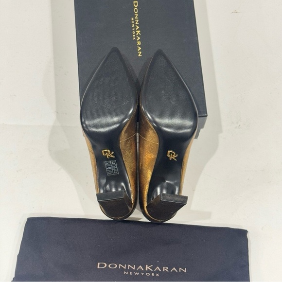 Donna Karan Criss Crinkle Metallic Bronze Pointy Toe Block Heel Leather Pump 7.5 - Picture 12 of 13
